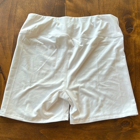 Tommy Bahama Golf Shorts Bundle S Black & White | Stretch Spandex Activewear - Picture 5 of 8